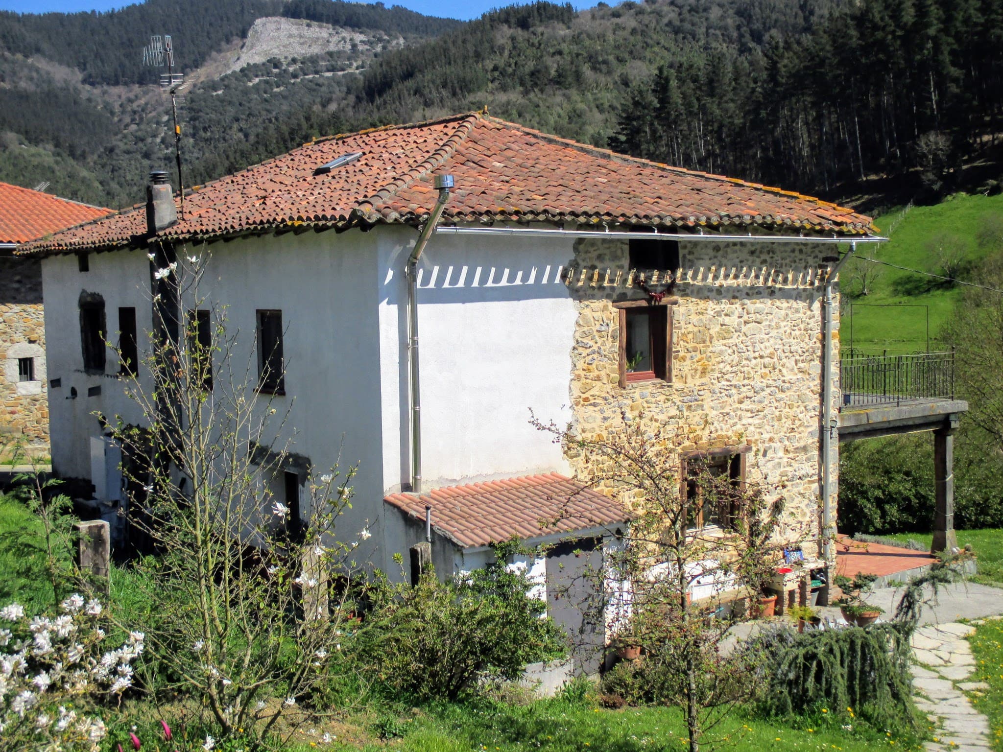 Vista exterior caserío